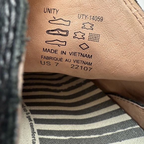 Taos Women's Unity Casual Mid Top booties - Picture 9 of 11